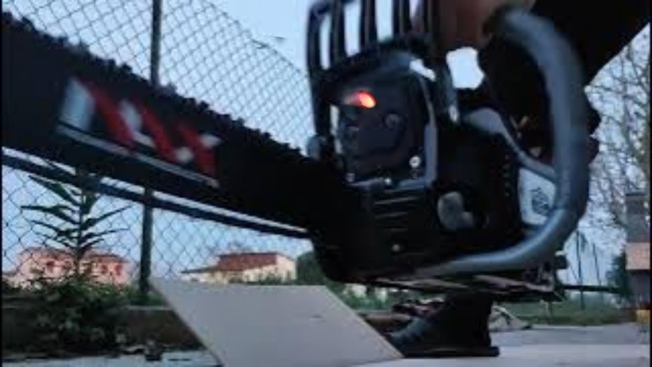 Briggs & Stratton chainsaw Nax 500c - First start, Fire from muffler🔥