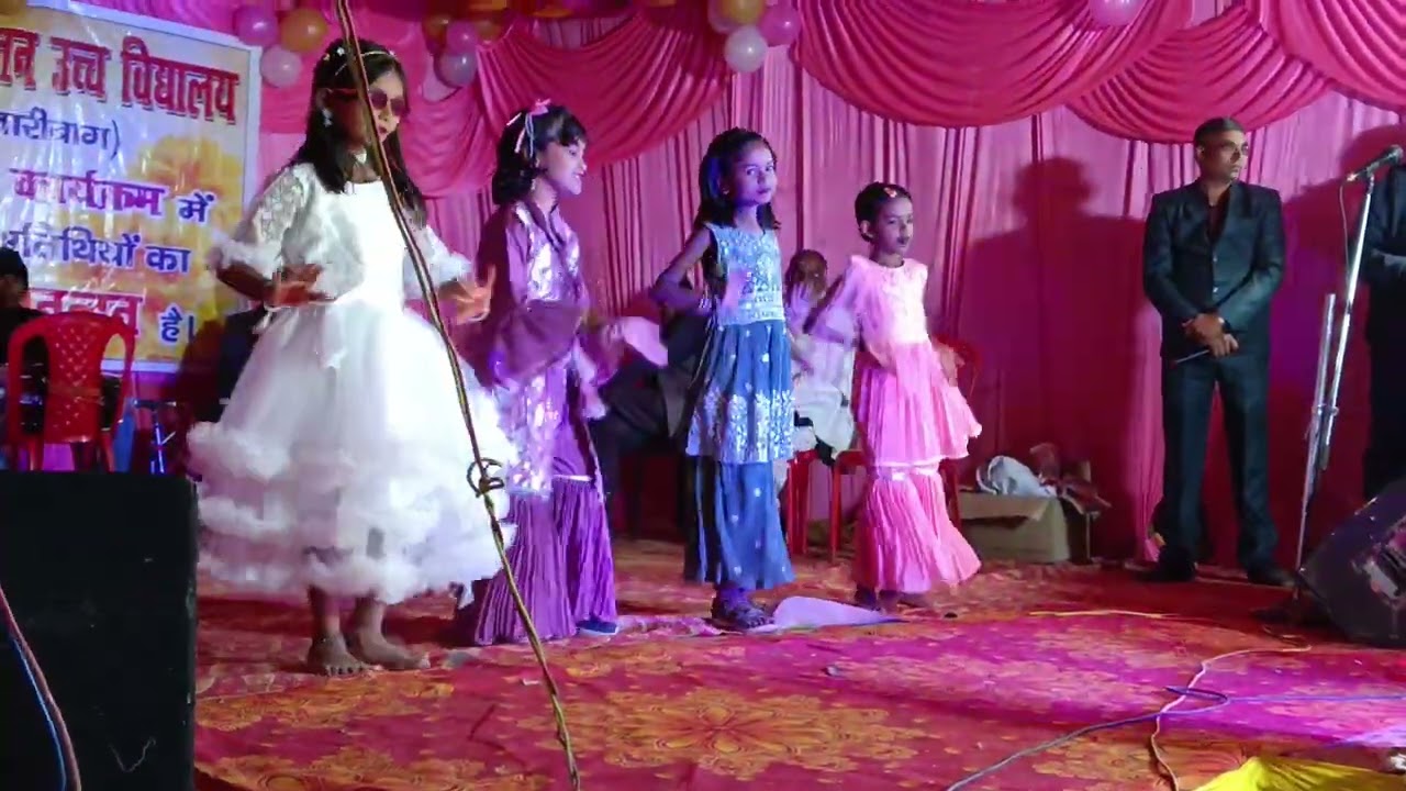 Rani mein lae sharara Cute girls dance 🥰 