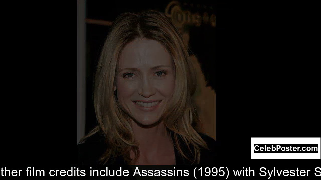 Kelly Rowan biography