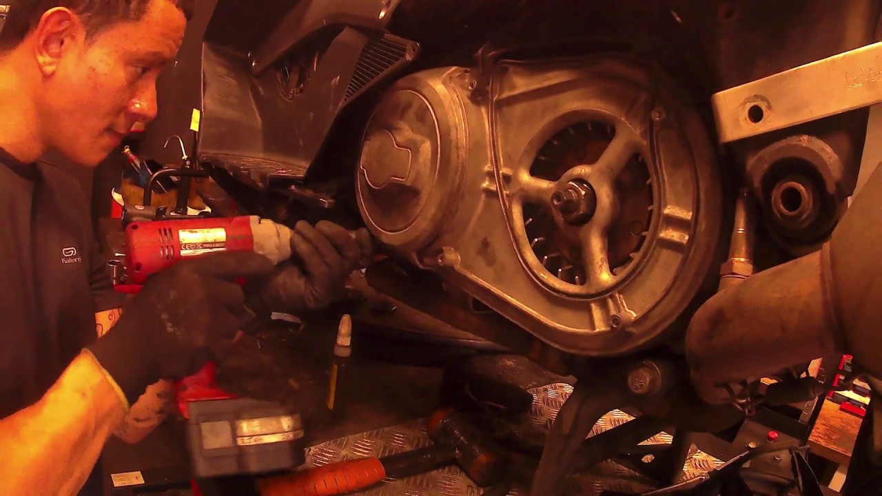 GILERA GP 800 cc 2019 REPARACIÓN Y PRUEBA EN ESPAÑOL scooter más rápido del mundo