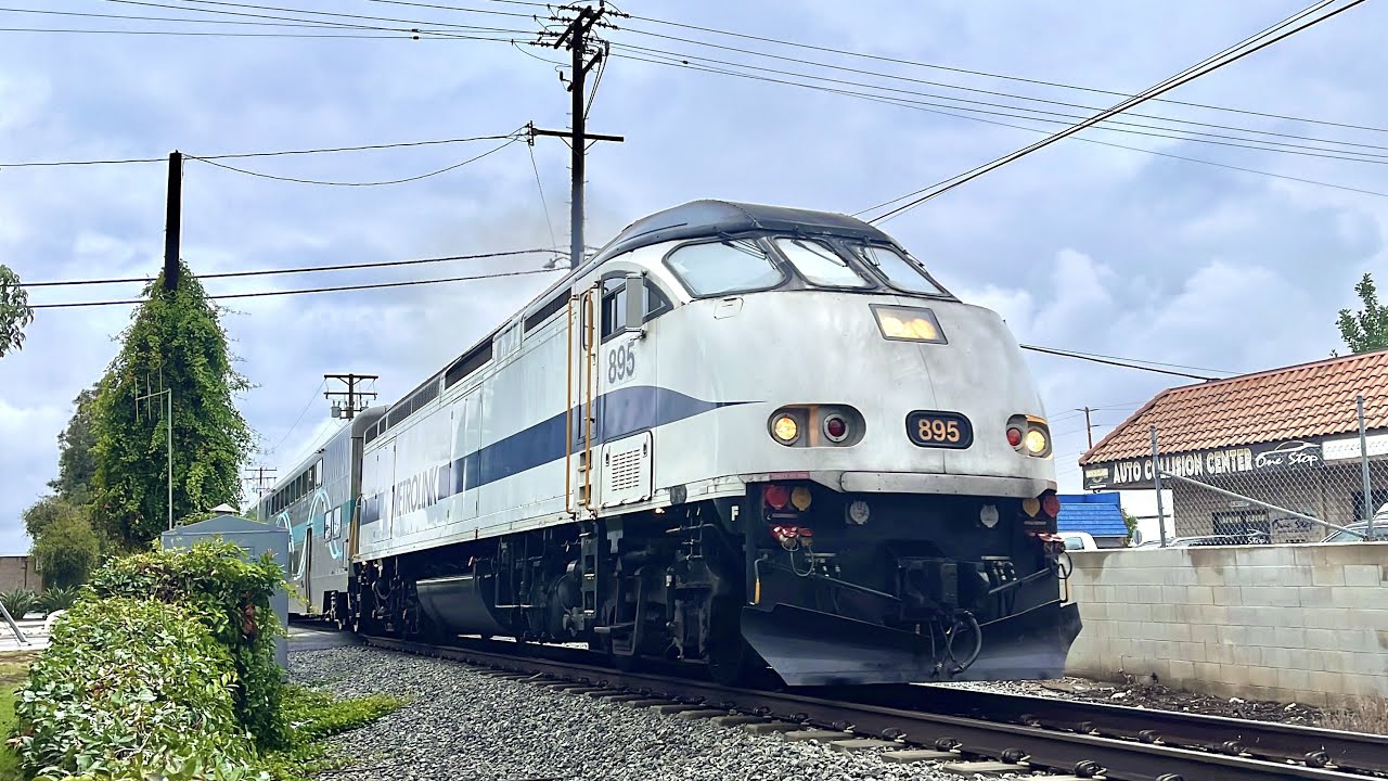Fast Rush Hour Metrolink Trains! Railfanning Covina, CA 11/7/2022 FT SCAX 856
