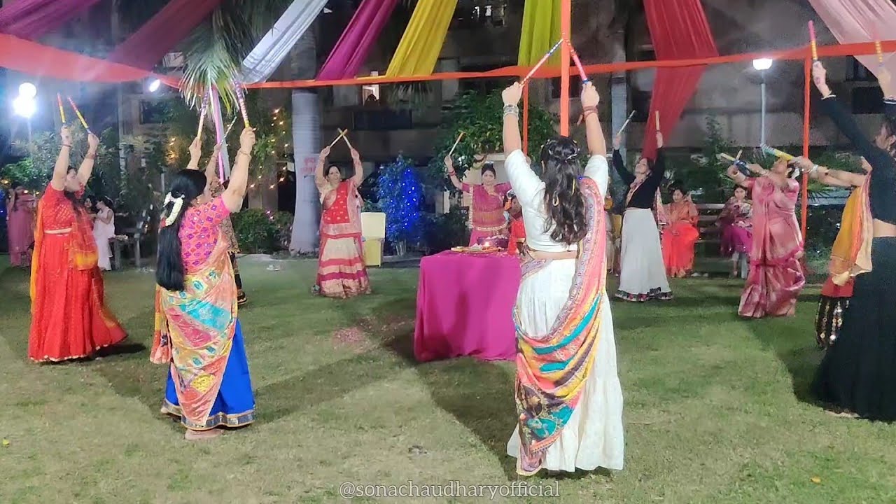 Hey Naam Re Sabse Bada Tera Naam O Sherawali / Dandiya Dance/ Sona Chaudhary