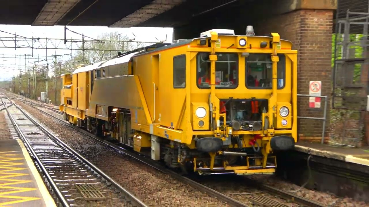 Multipurpose Stoneblower DR80303 at Witham | Network Rail