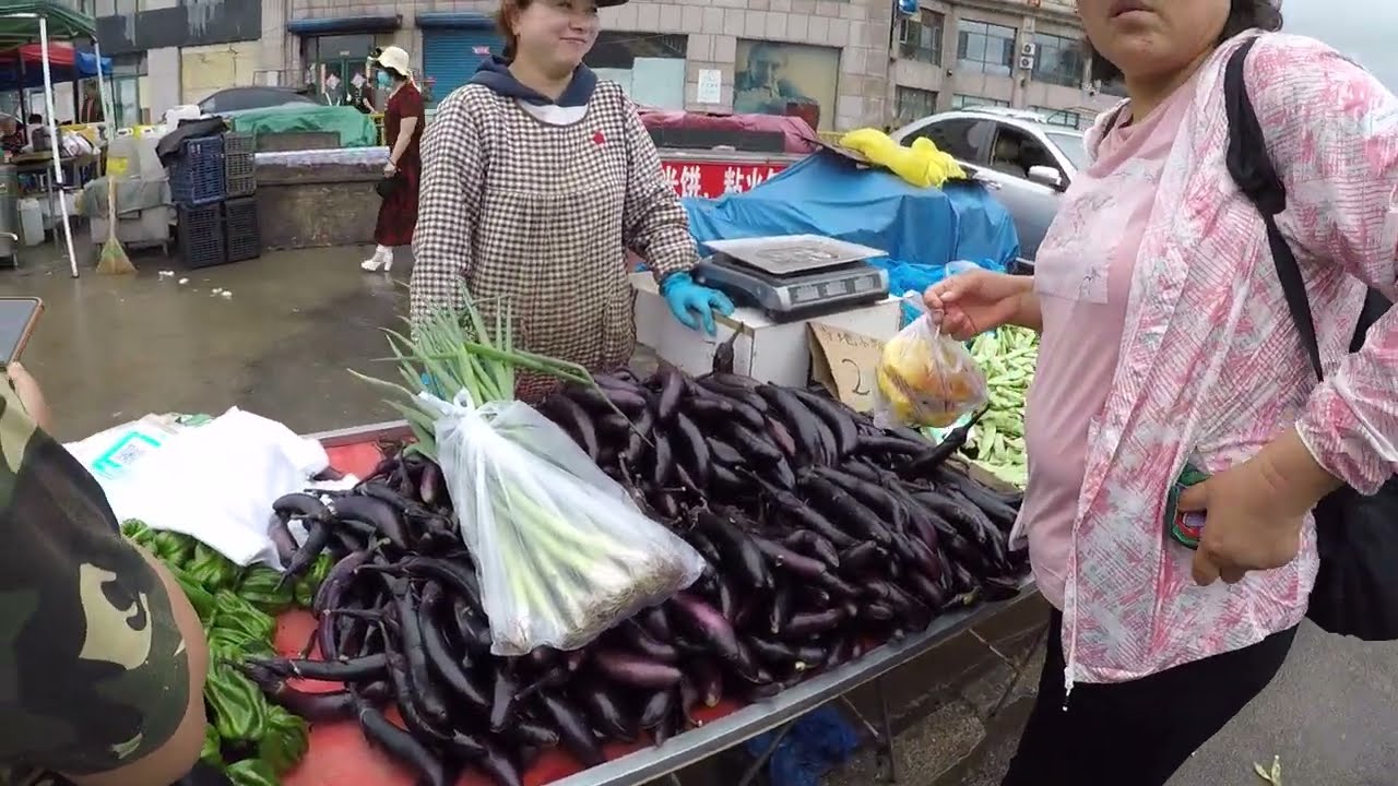 Китай,Суйфэньхэ. Сельскохозяйственный рынок,в районе 