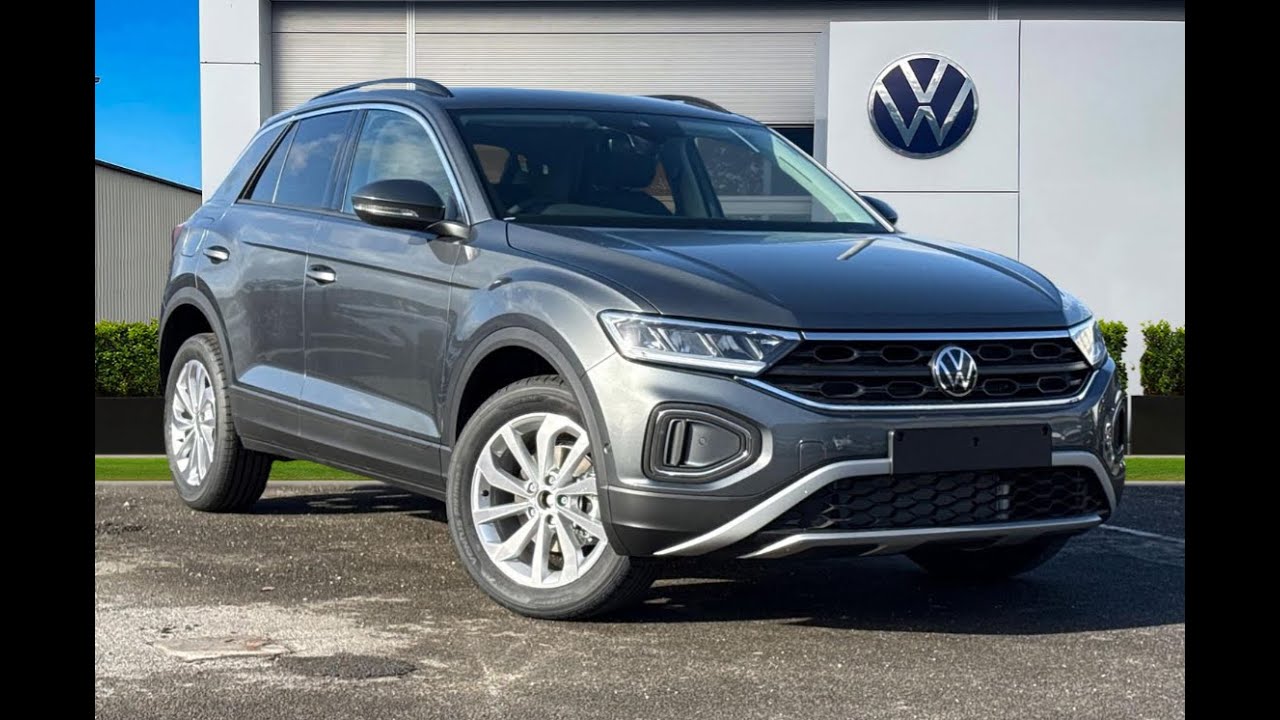 Совершенно новый Volkswagen T-Roc 1.0 TSI Match Euro 6 в цвете «Индий-серый металлик»