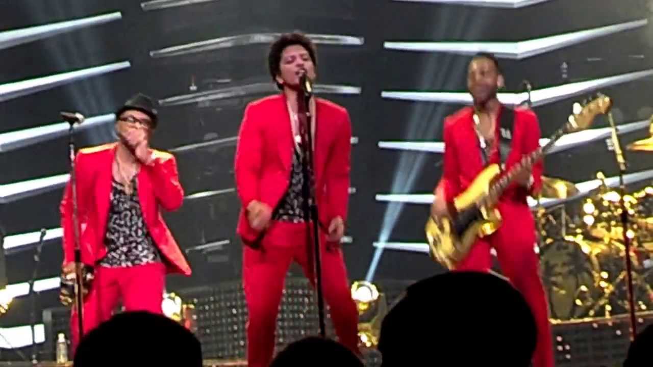 Bruno Mars DC Moonshine Jungle Tour - Runaway Baby 6/22/13