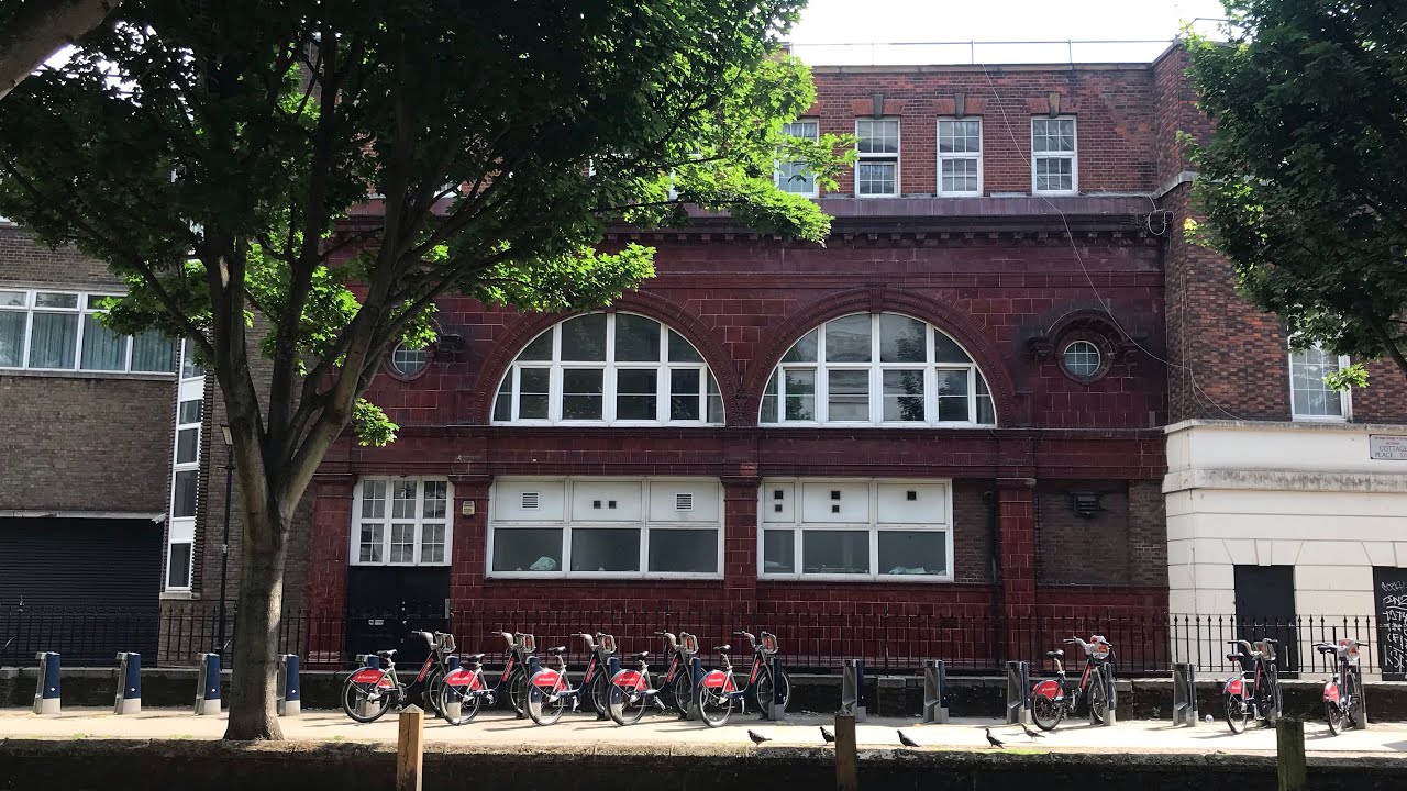 Passing Brompton Road (Because It's Abandoned)