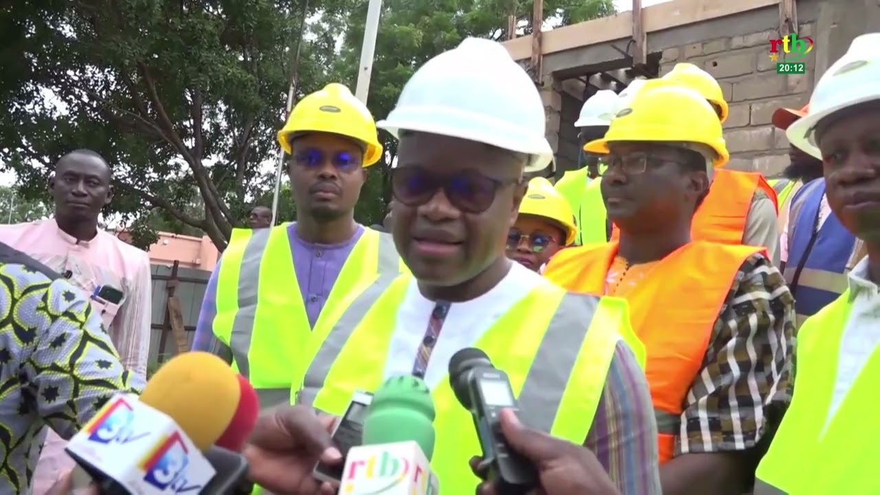 Le ministre de la Santé sur le chantier de construction du centre de Radiothérapie de Bobo-Dioulasso