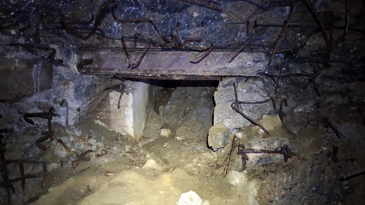 Auf der Karte ist dieser Bunker als Ruine markiert. Aber es gibt dort etwas zu sehen. Teil 2.