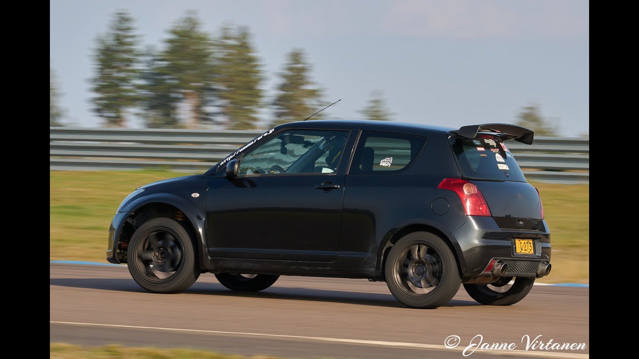 Suzuki Swift ZC31S M1900 Vs. Porsche @ KymiRing