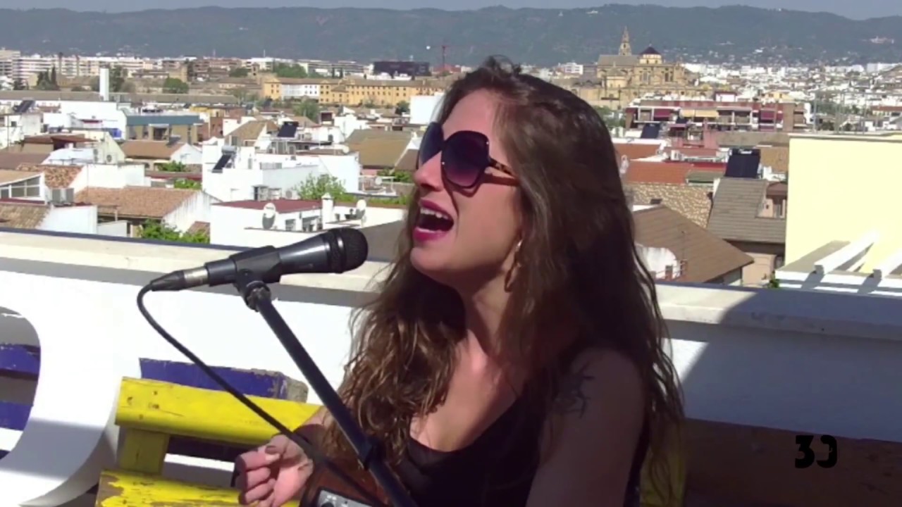 María Peláe - Reina Mora