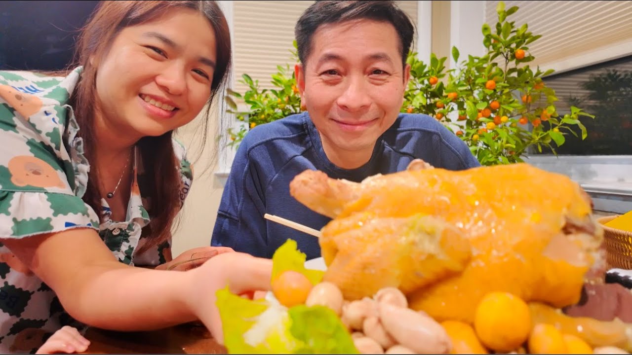 Nay có ít Ngọc kê và trứng non tươi, mang luộc chung với gà .🐓 ngon lắm. E mời cả nhà 