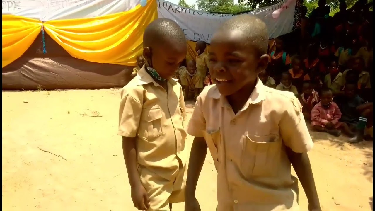 Ngano yatsuro nemhuka dzesango ( ECD pupils at Makwiyo primary) 😂😂😂😂😂