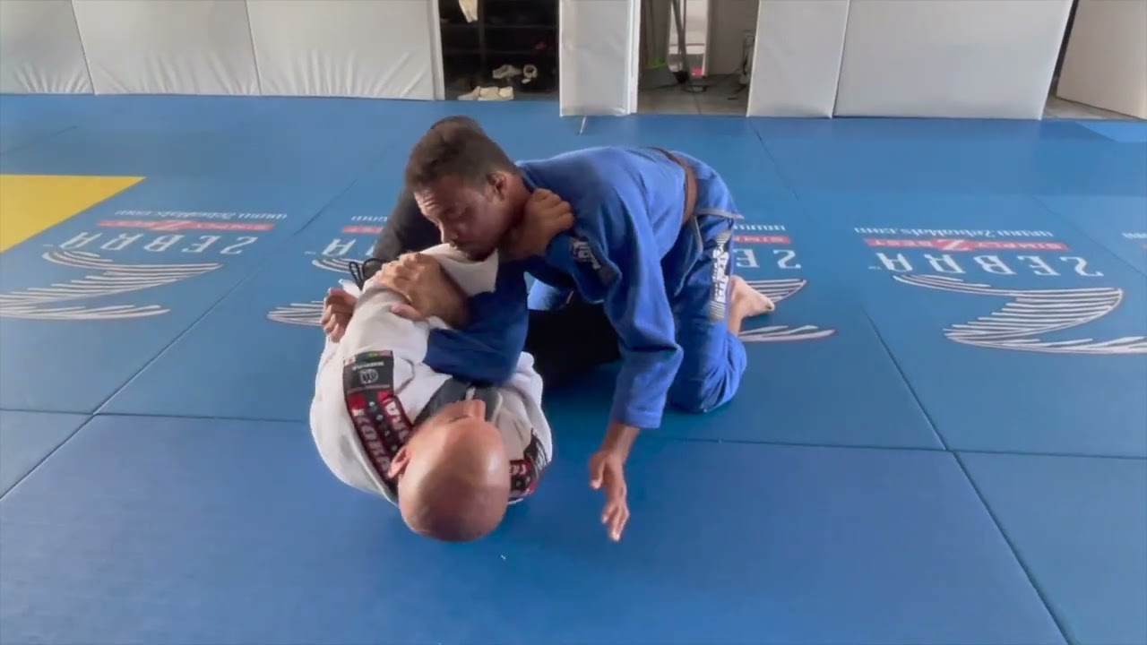 Attacks from  bottom guard & 1/2 guard with Ricardo 