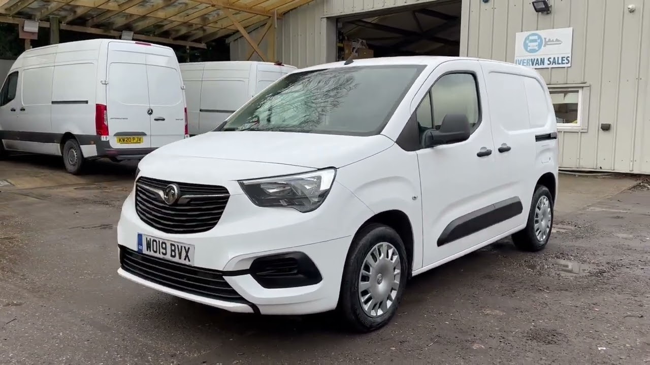 Vauxhall Combo 1.6 Turbo D 2000 Sportive L1 H1 Euro 6 (s/s) 4dr WO19BVX