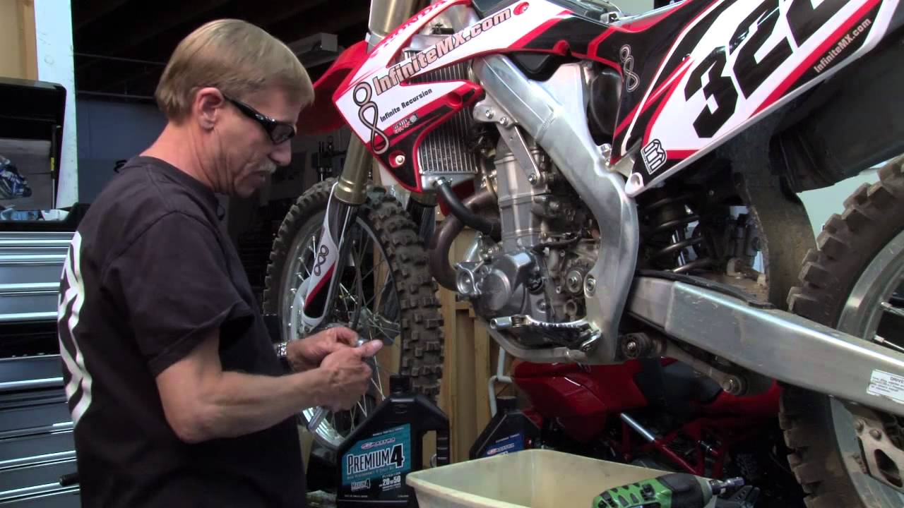 Honda CRF450 - How to make your Honda CRF450 engine last longer. Changing your oil