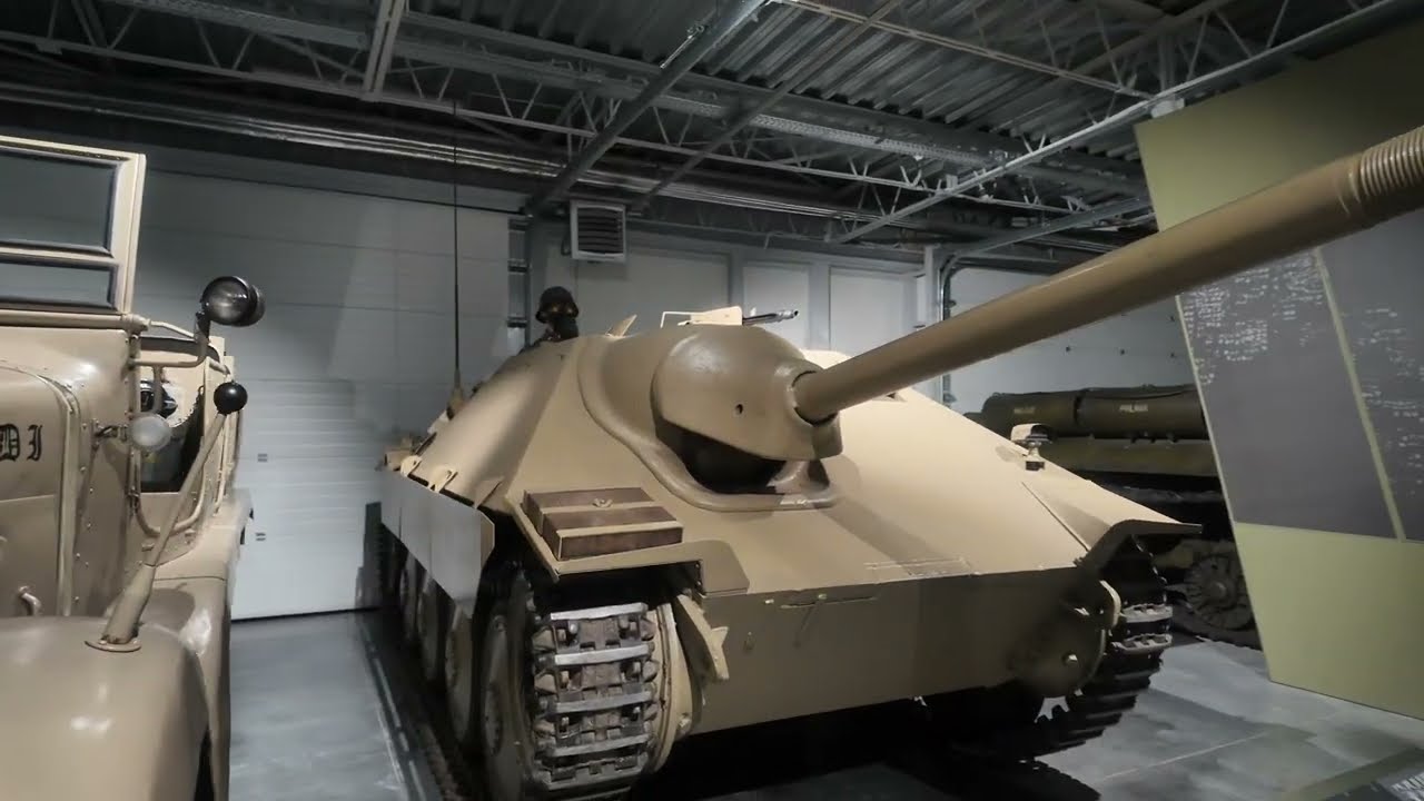 Muzeum Broni Pancernej w Poznaniu, Pawilon B / Музей бронетанковой техники, г. Познань, павильон B