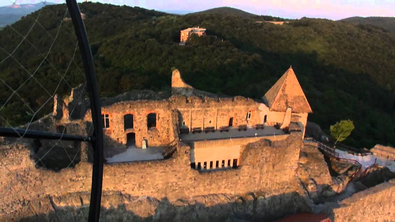 Extreme low level flying (paramotor HD)