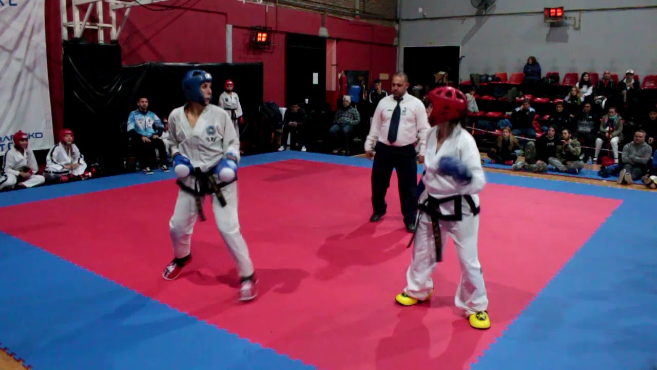 Taekwon-do Super Fight, Lucha por equipos femenino adultos.
