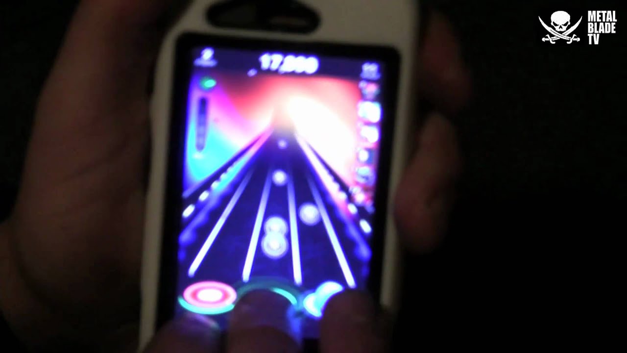 GWAR's Flattus Maximus in a Tap Tap Revenge 3 battle against fans!