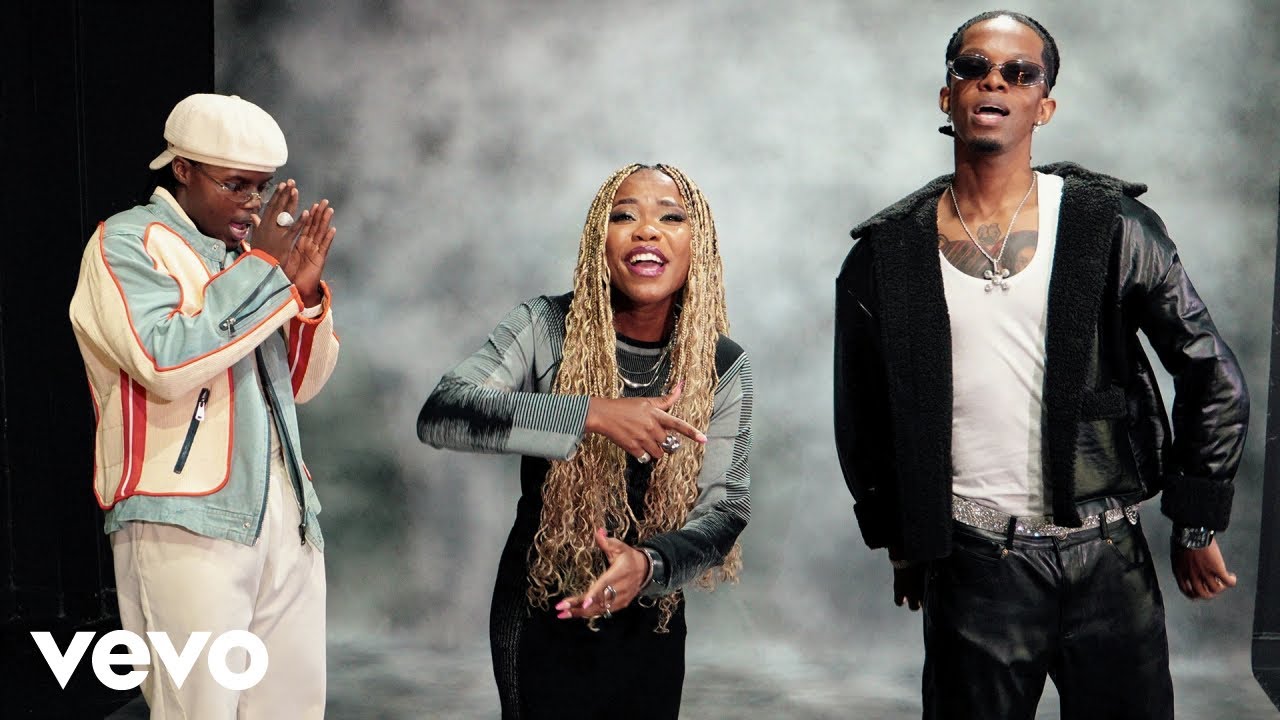 Nomfundo Moh - Ndizamshini (Official Visualizer) ft. Blaq Diamond