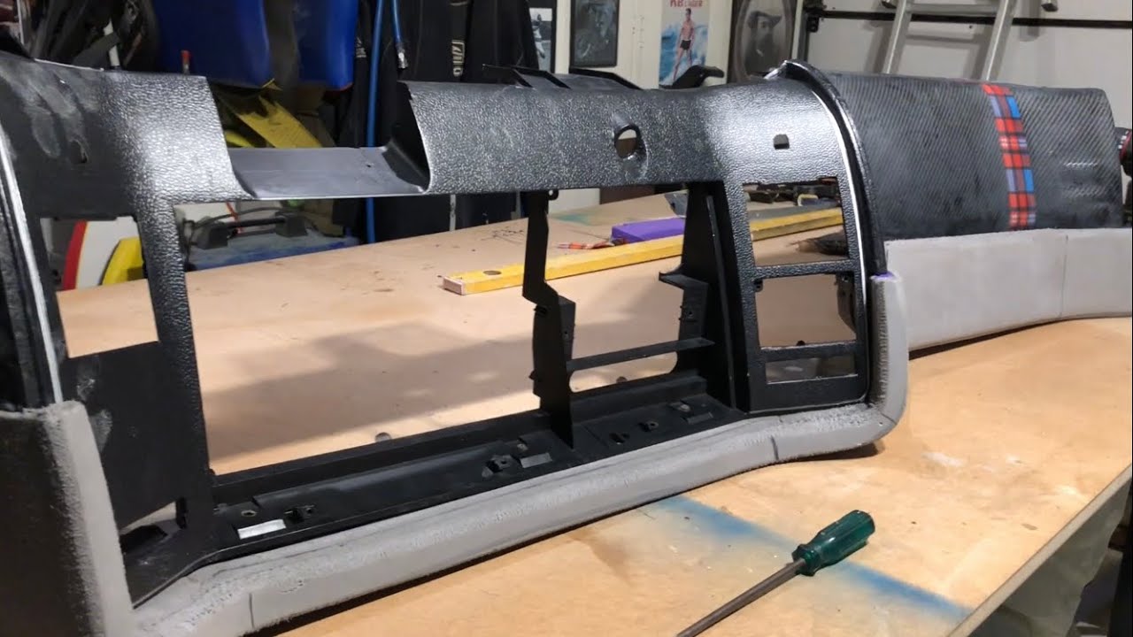 Tex’s Retro XA Hardtop build…EPS 24 carbon dashboard