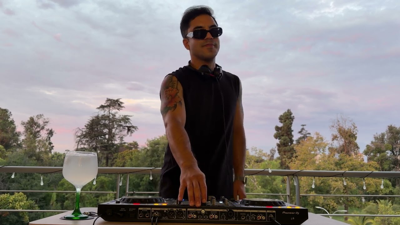 HardTechno en la terraza x DJ AstroBarti