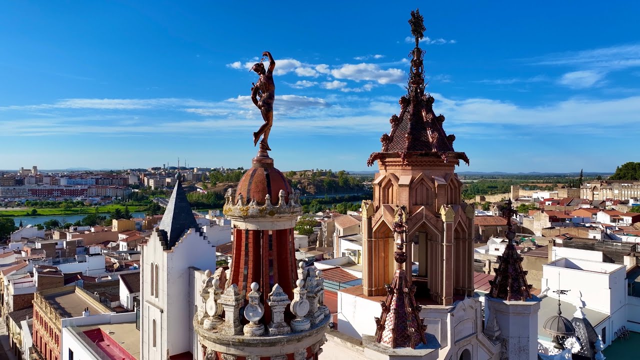 BADAJOZ A VISTA DE DRON (Extremadura, Espa&ntilde;a) 4K DJI Mavic 3 PRO