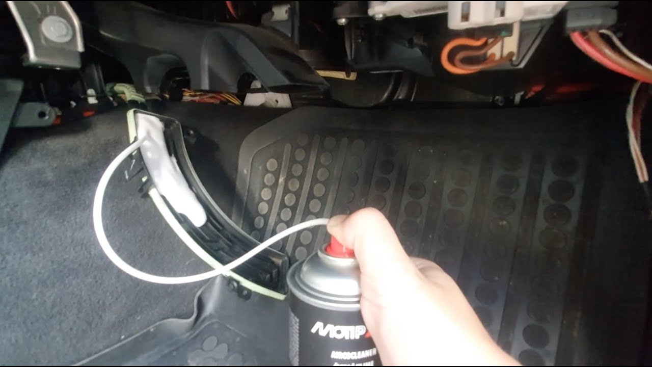 BMW F30 AC Evaporator Cleaning