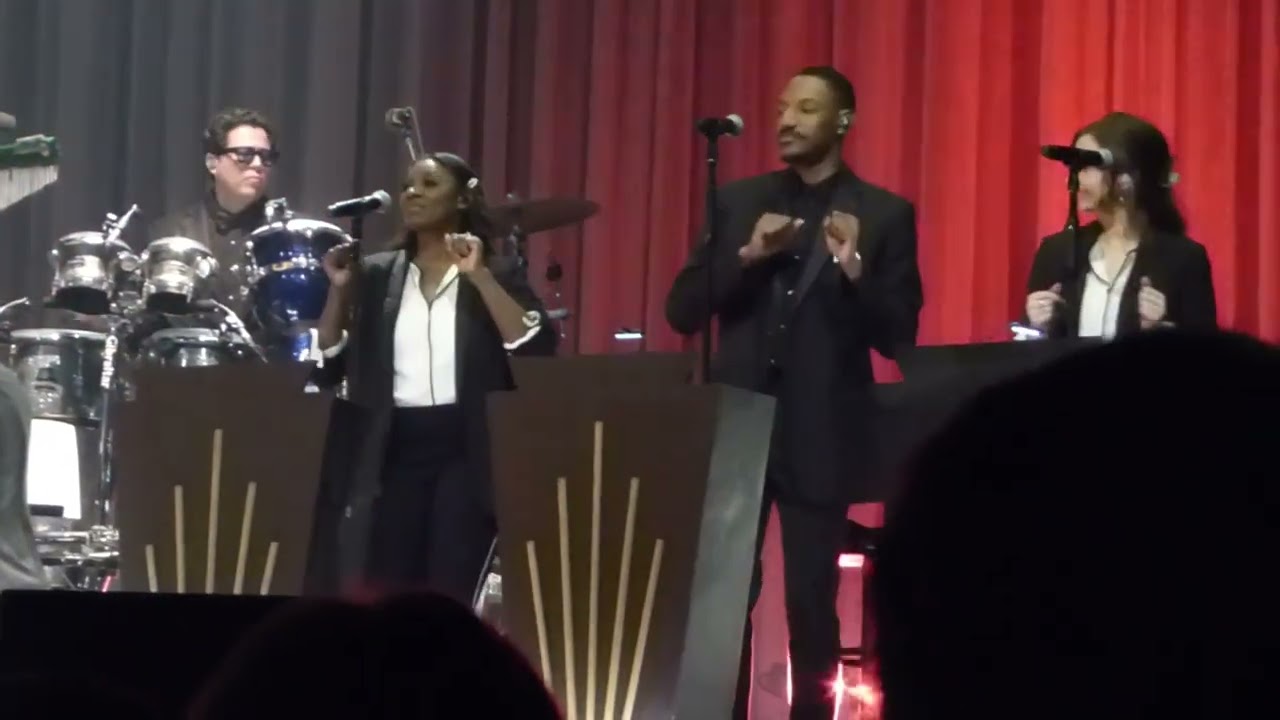 Lauren Daigle- Christmas Time is Here/ The Christmas Song live- Dec 5, 2025