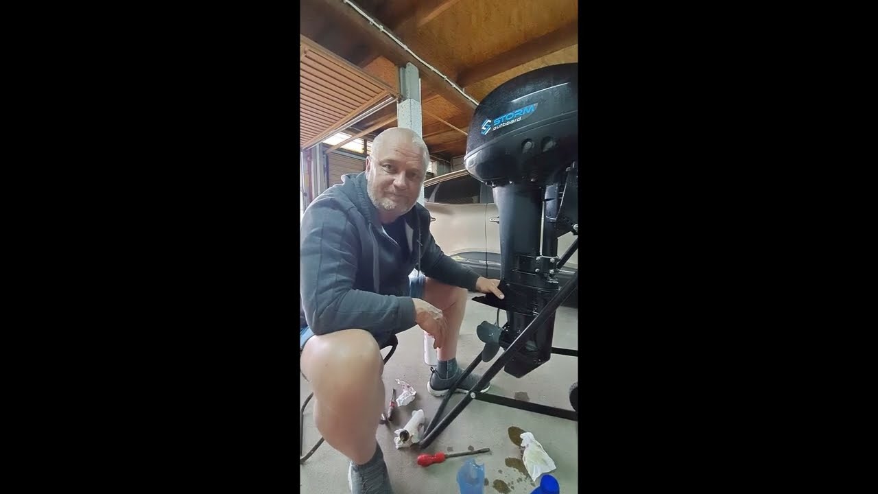 Wymiana oleju w spodzinie silnika Storm 13,5KM (Yamaha 15hp)