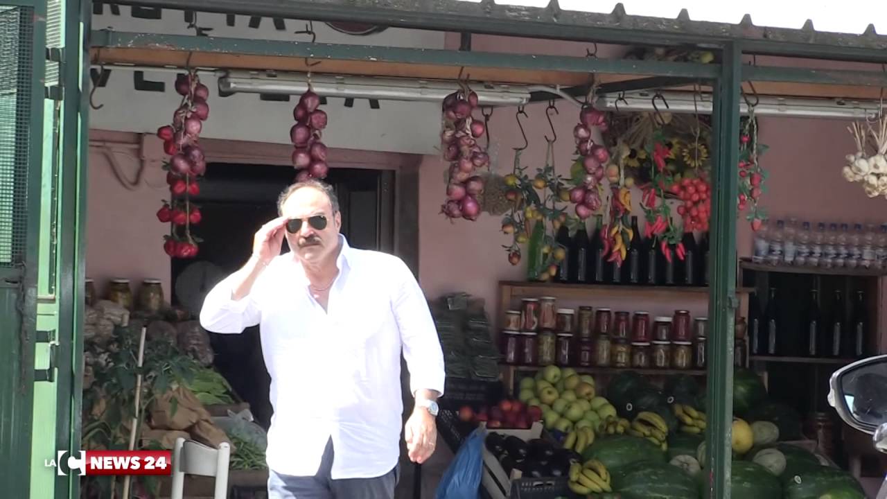 Klaus Davi aggredito dai familiari di Andrea Mantella