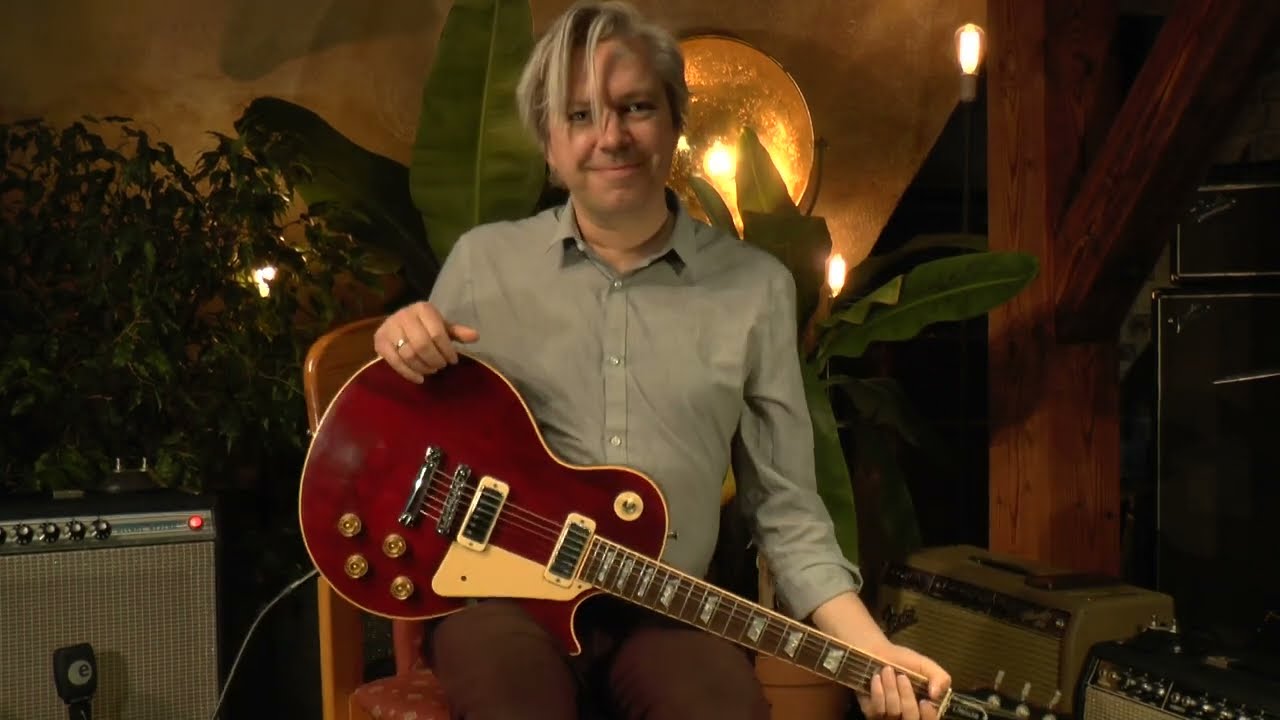 Gibson Les Paul Deluxe from 1980 presented by Tobias Hoffmann at Vintage Guitar Oldenburg