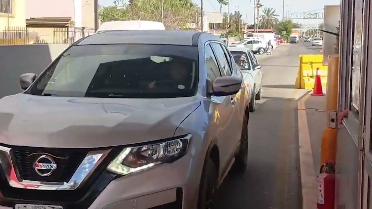 Largas filas y engomados falsos en el Puente Río Colorado