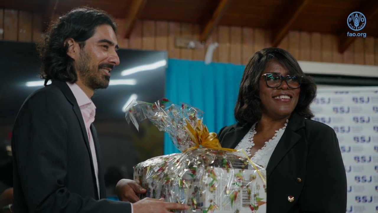 Jamaica&rsquo;s Hot Pepper Sector gets New Equipment to Boost Food Safety and Exports