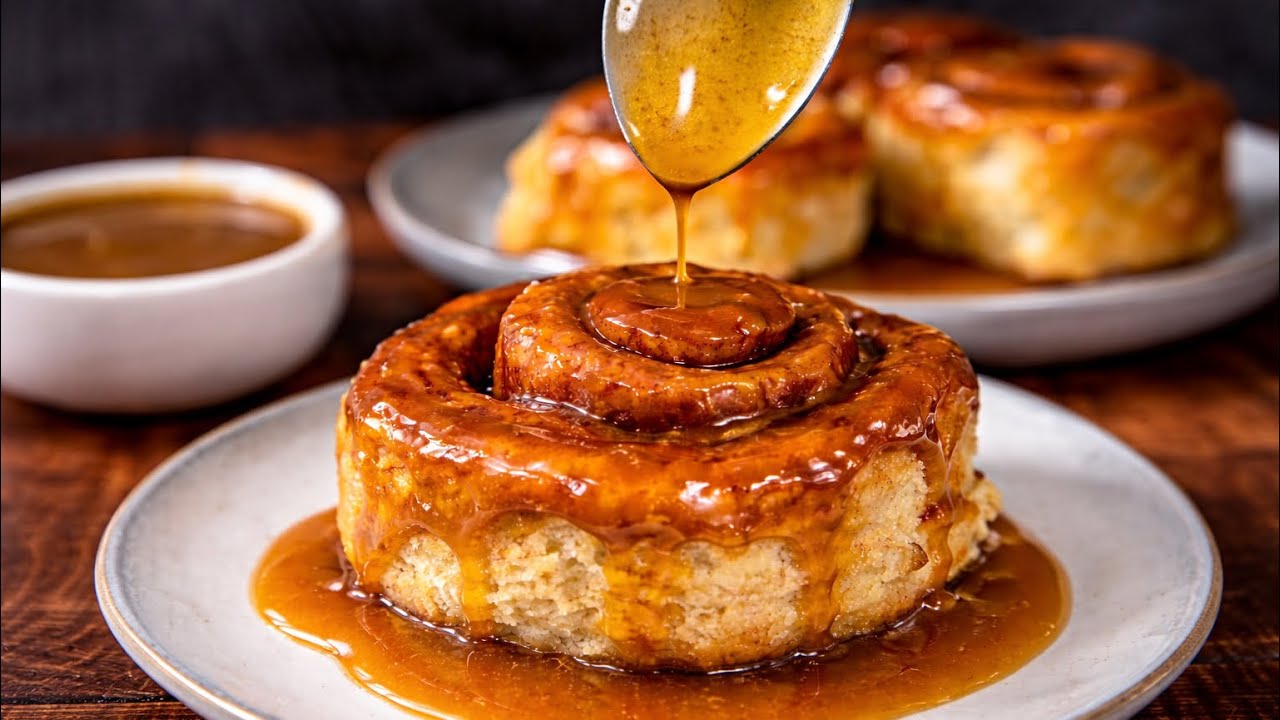 Vegan Cinnamon Rolls With Caramel Sauce