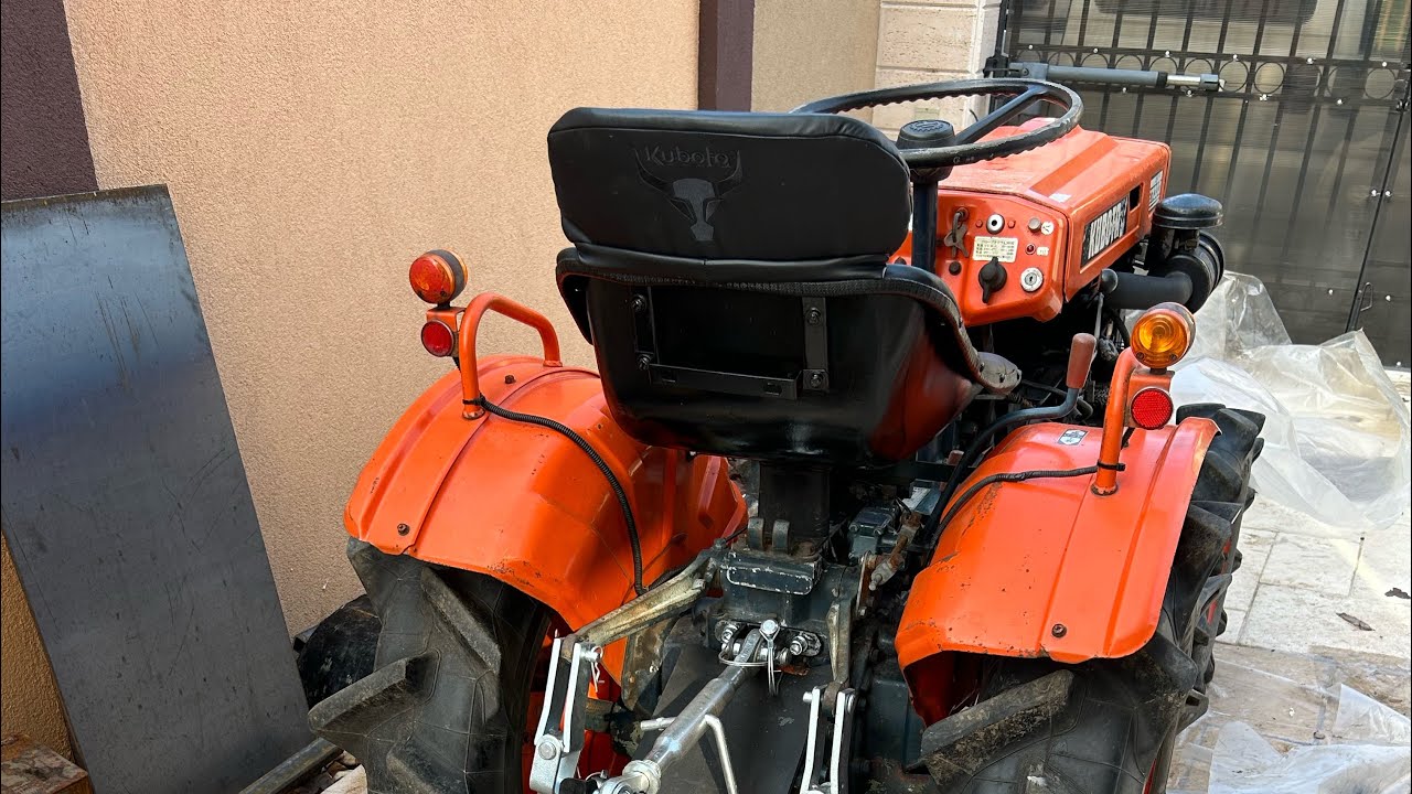 Replacement brake shoes Kubota B7000