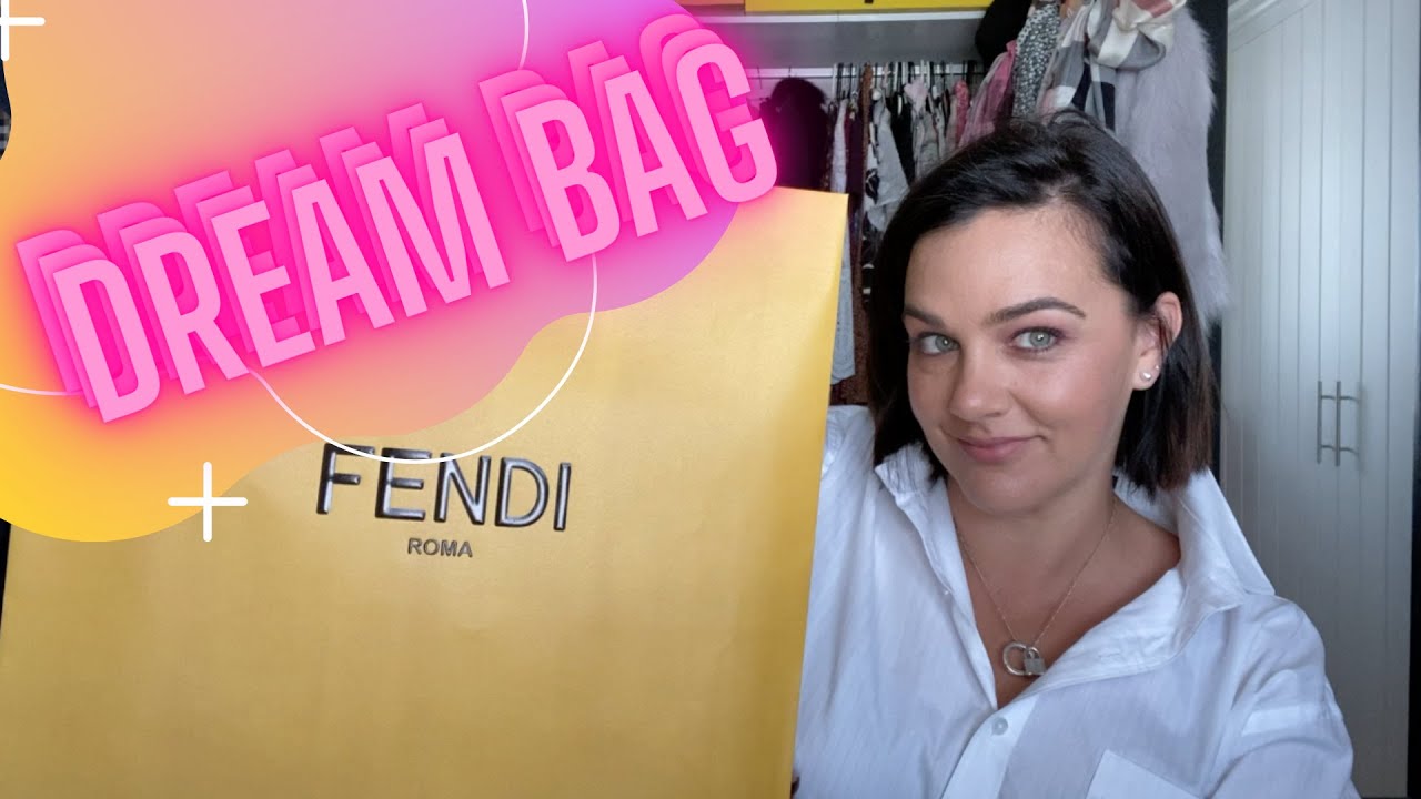 Увлекательная распаковка FENDI — тот самый фиолетовый багет с пайетками из «Секса в большом городе»!