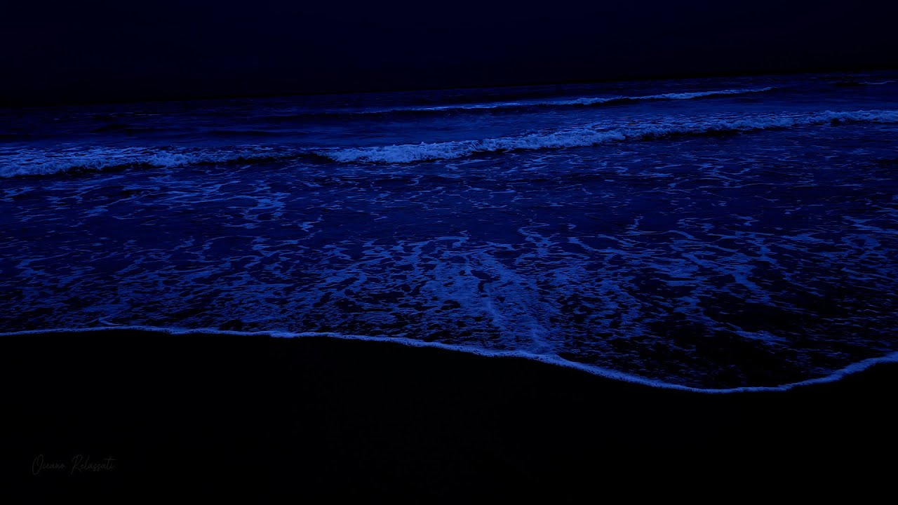 Addormentati in meno di 5 minuti con le grandi onde e i suoni dell'oceano sulla spiaggia di notte