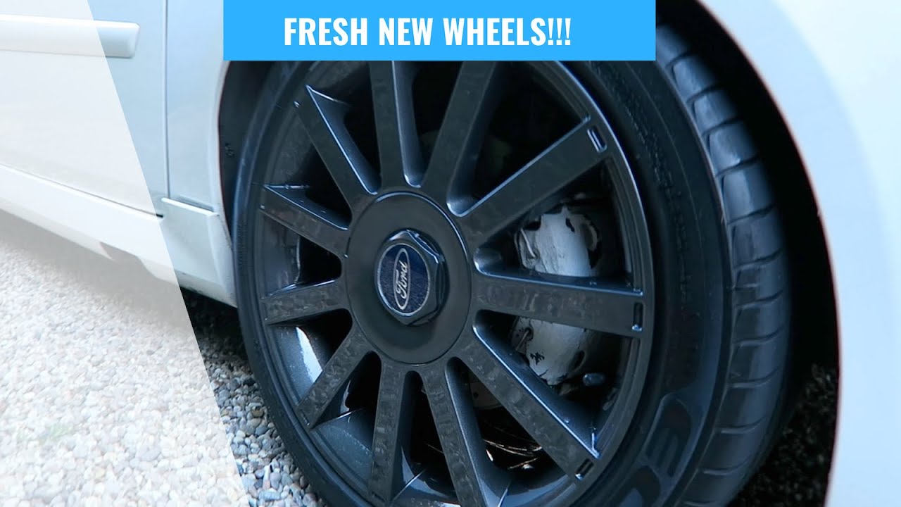 На Ford Fiesta Mk6 ST150 установлены складывающиеся зеркала с электроприводом и свежеокрашенные д...