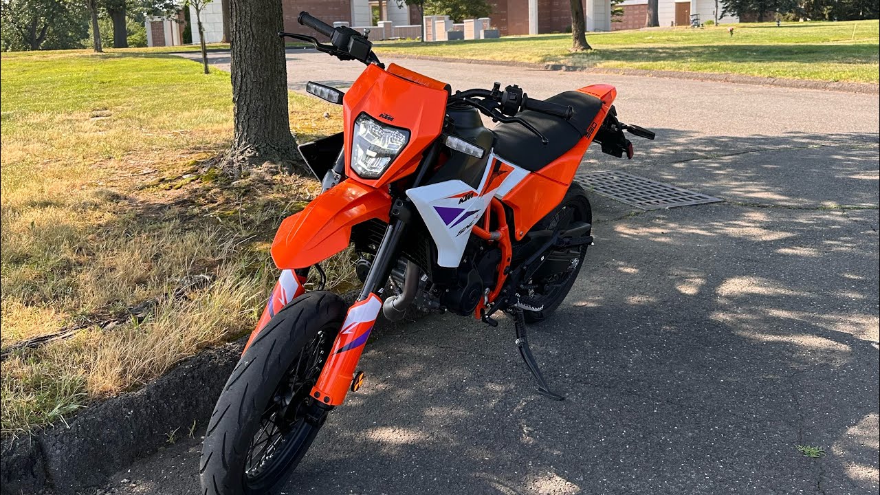I got a new bike !!! (2025 ktm 390 smc r)