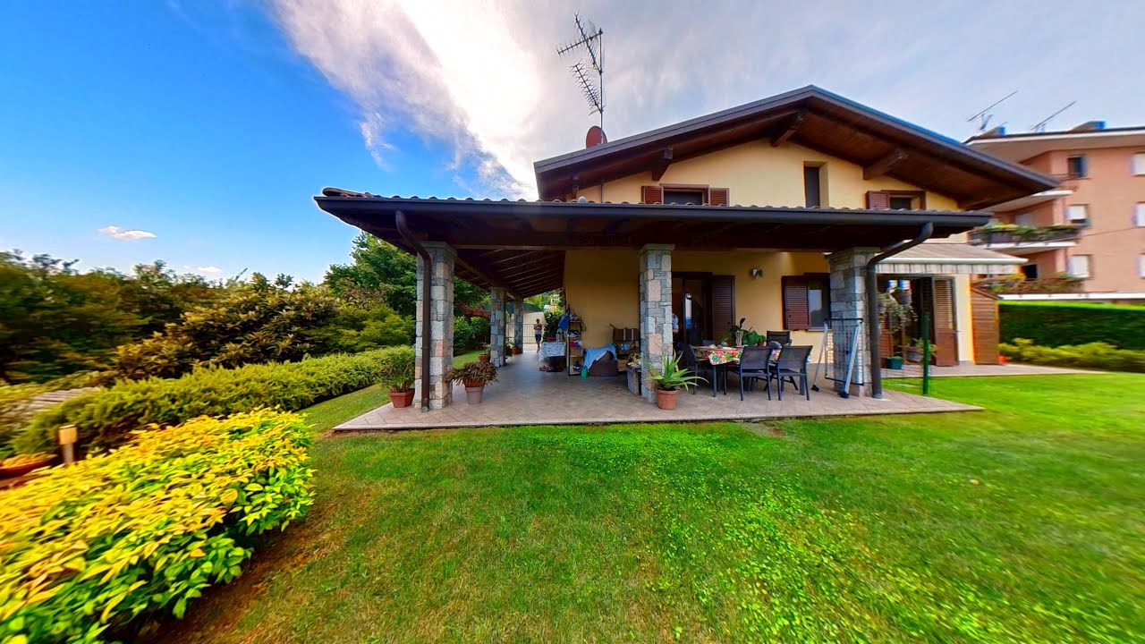 Meravigliosa villa indipendente con vista lago in vendita a Dormelletto