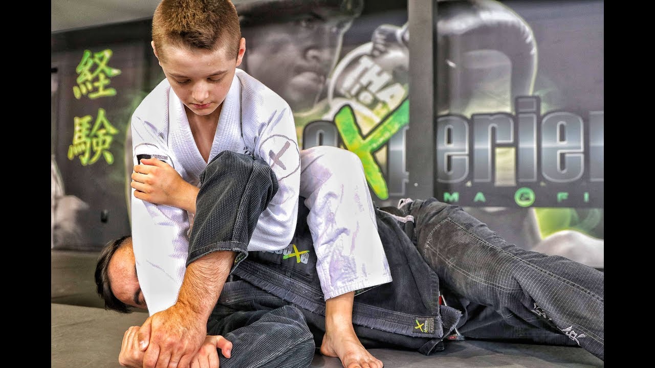 Jiu-Jitsu Fundamentals | Basic Armlock Attacks from the Mount | BJJ