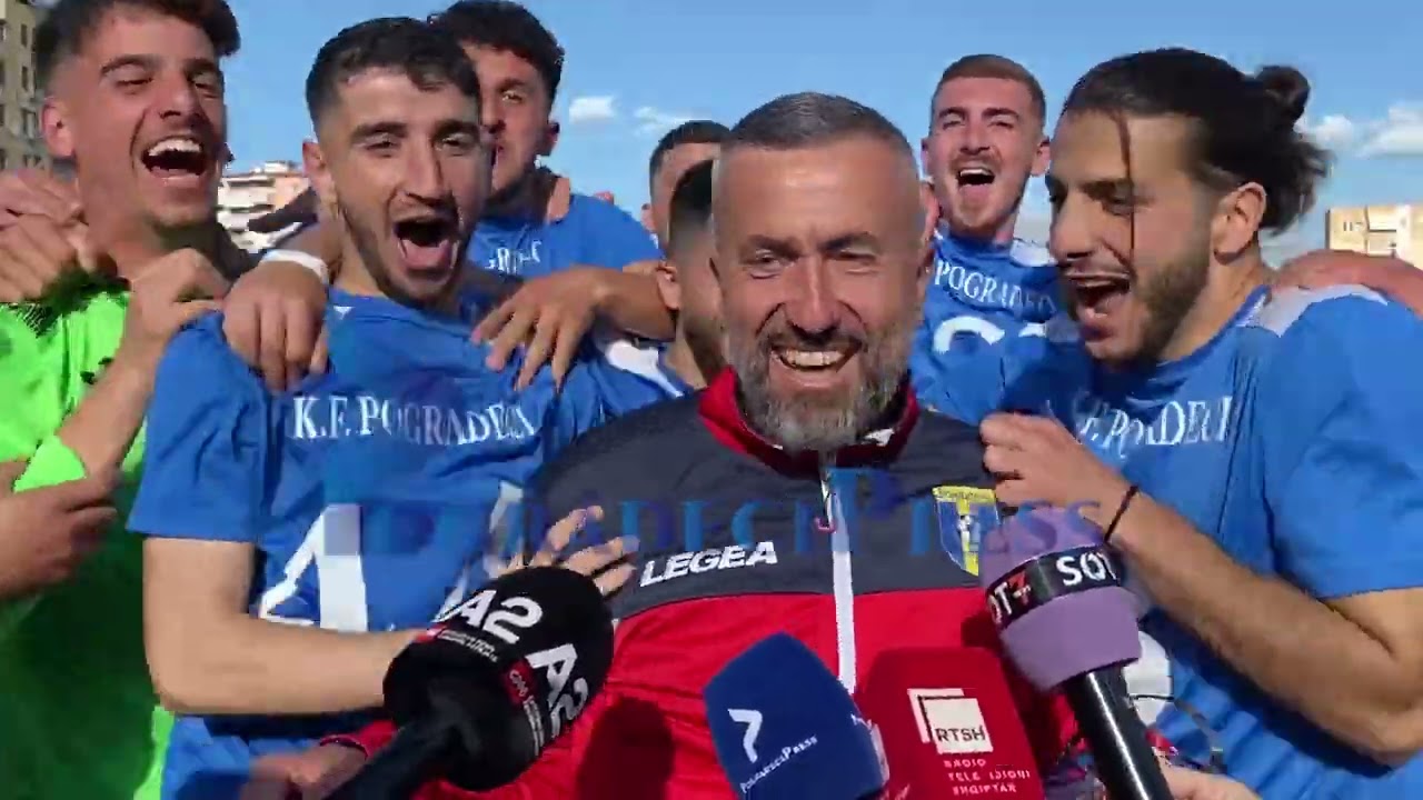 Epike! Samuel Nikaj në “hall” me ekipin, lojtarët i ndërpresin dy herë intervistën.