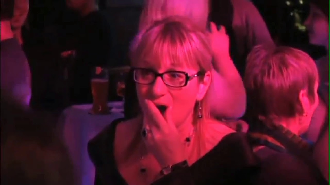 Undercover opera singer at karaoke bar - Marc Hervieux [English CC]