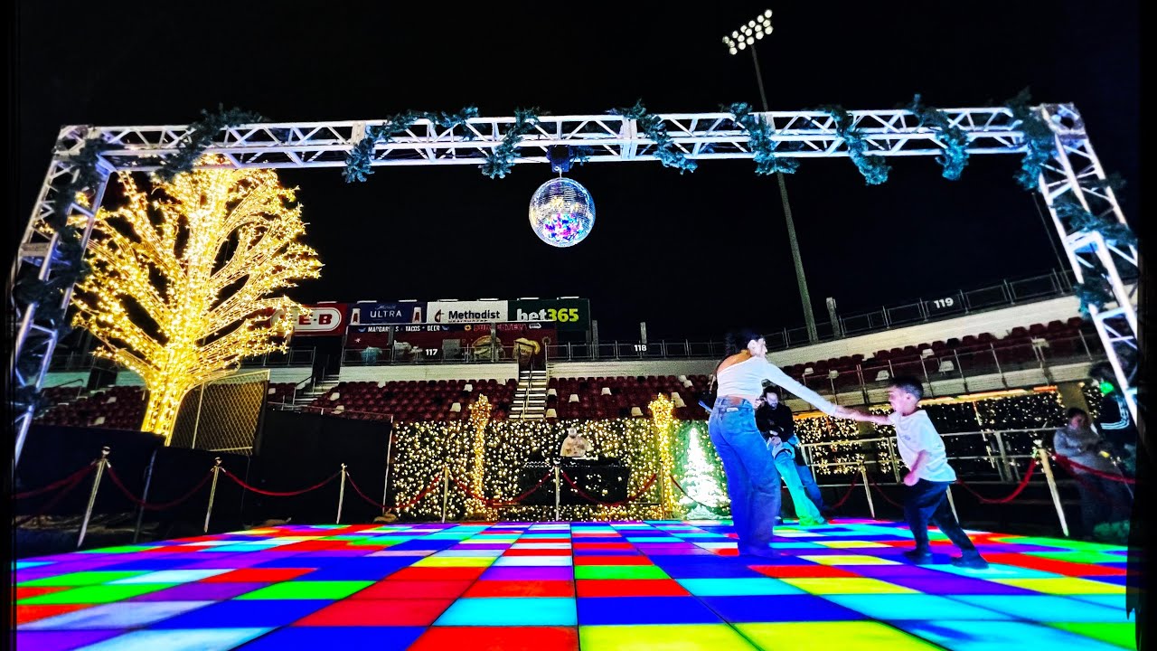    San Antonio on Thin Ice Watching Men Women & Children in Texas Try to Ice Skate 