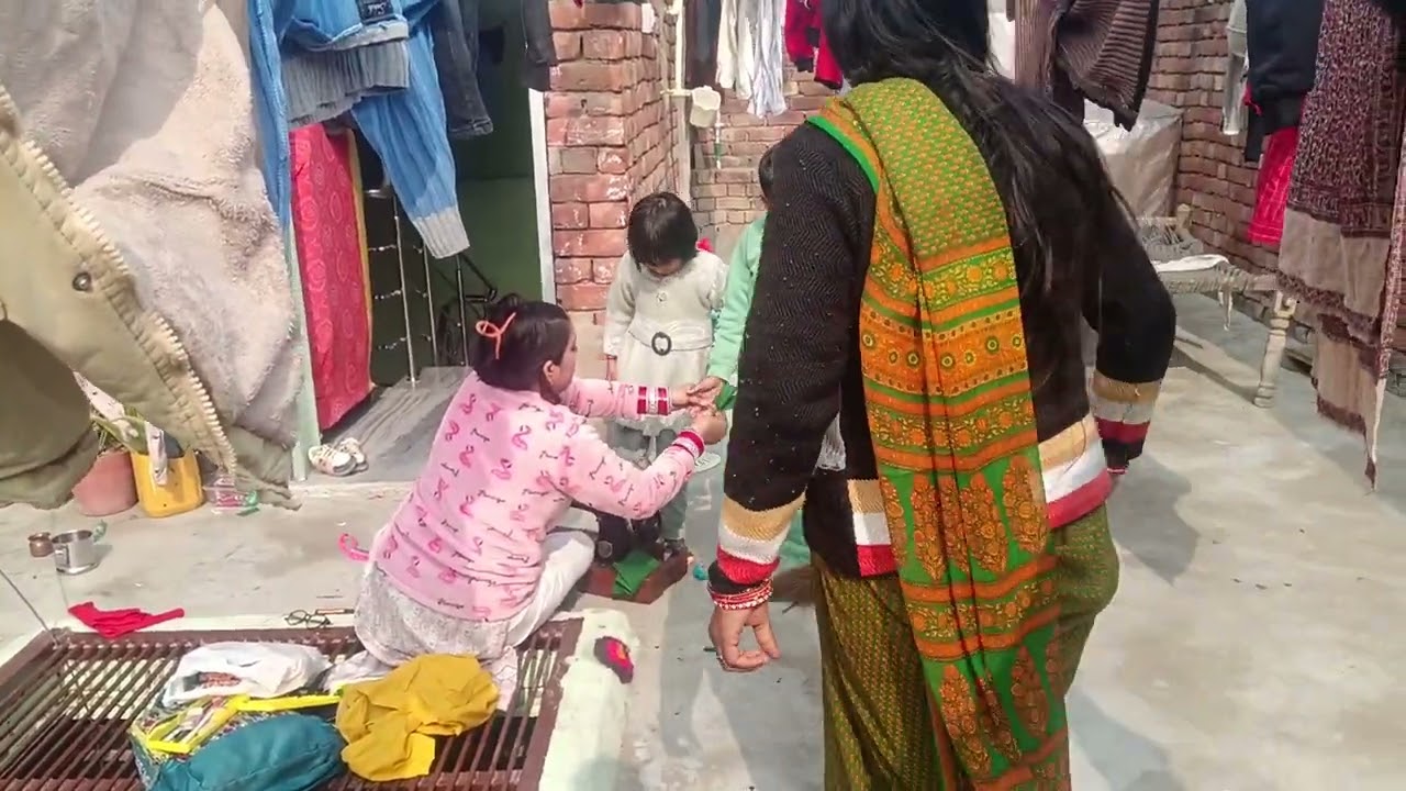 नन्ही सी मुस्कान 😍 | Gaon Ki Pyari Bacchi | Family Vlog  