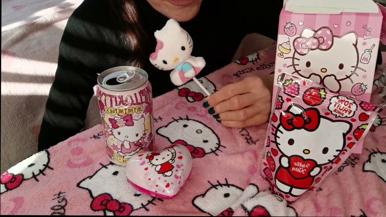Seria Hello Kitty ASMR mukbang. Satysfakcjonujące jedzenie.