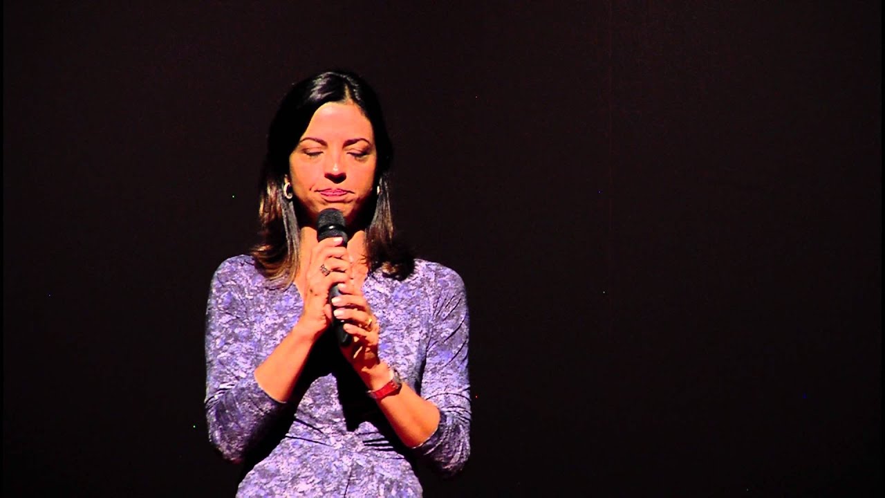 Uma lição inesperada da maternidade | Isabel Clemente | TEDxGoiânia