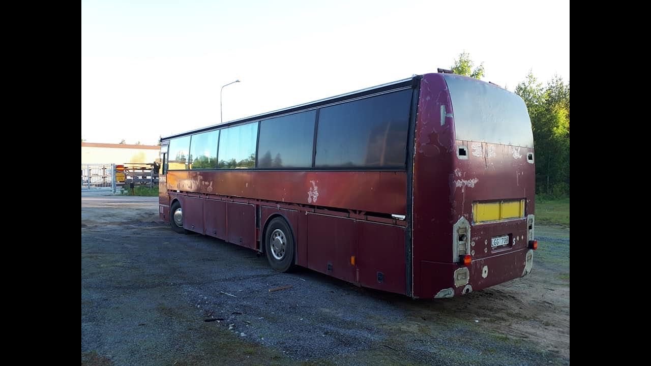 Vi köpte ett vrak till buss, nu monterar vi Sea Flow Toa.